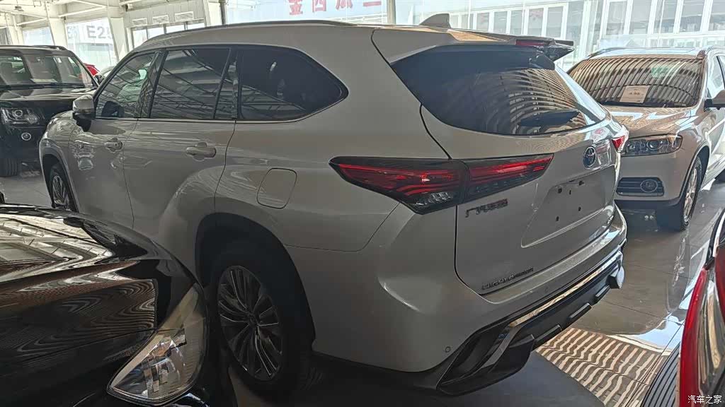 Toyota Highlander, 2022 3