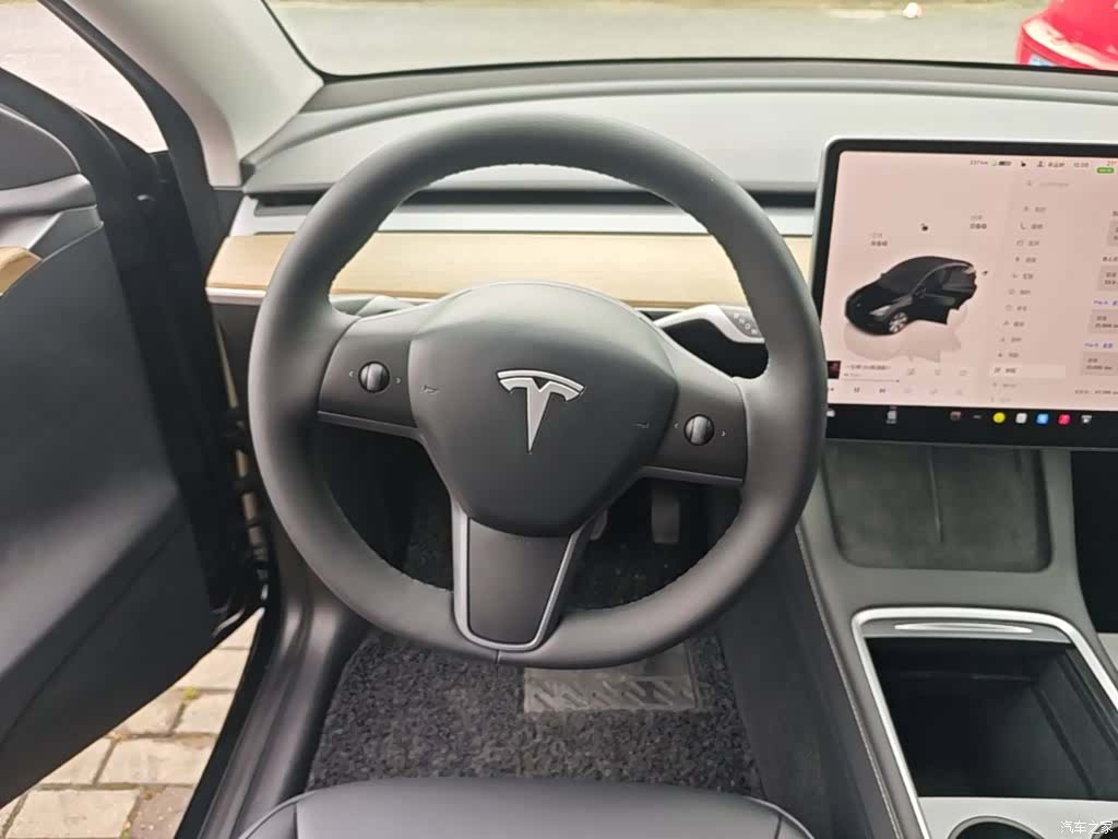 Tesla Model Y, 2023 11