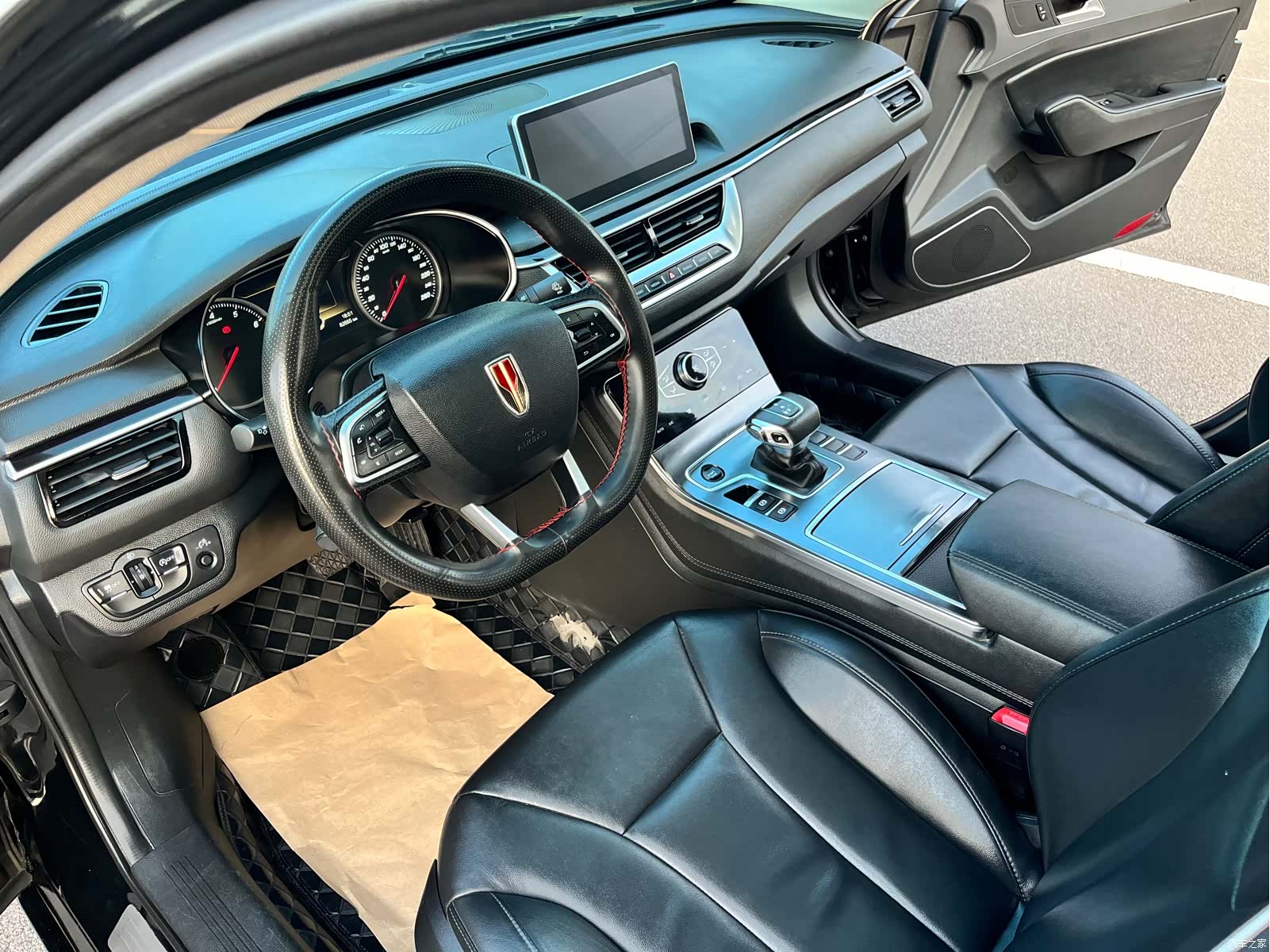 Hongqi H5, 2021 12