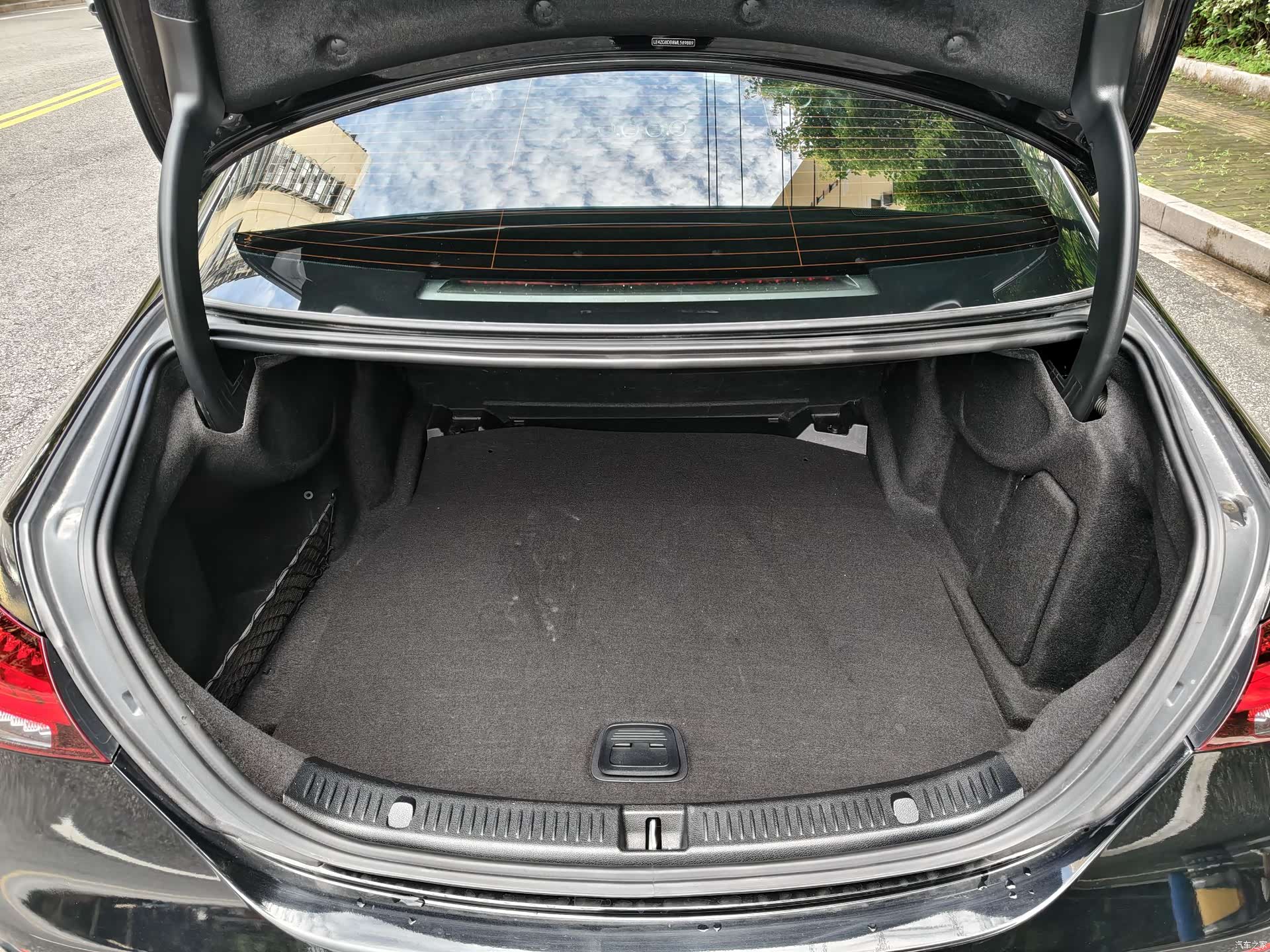 Mercedes-Benz E-Class, 2021 14
