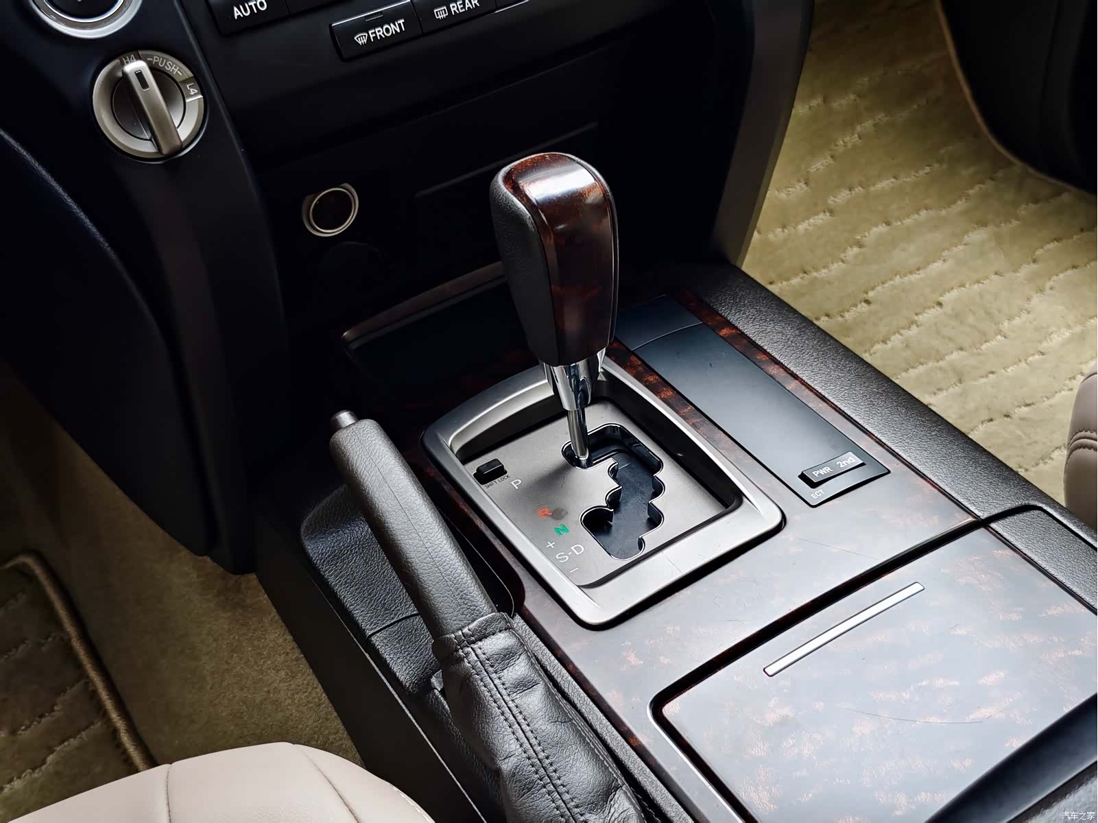 Toyota Land Cruiser, 2012 23