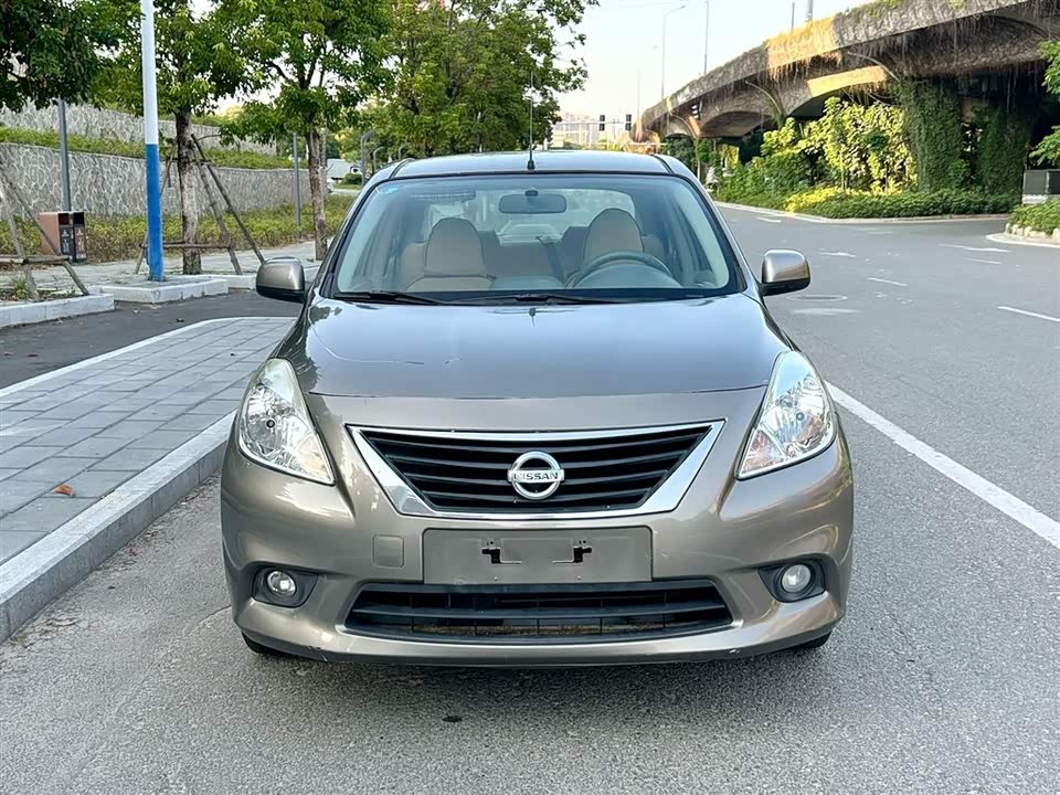 Nissan sunshine