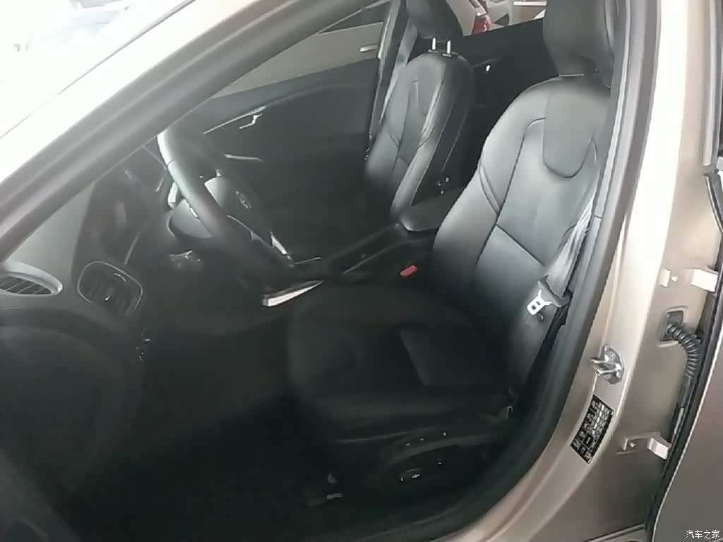 Volvo V40, 2018 15