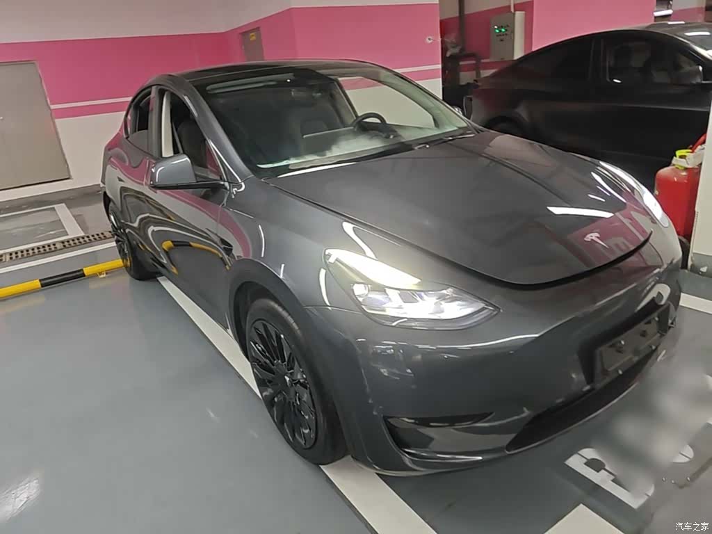 Tesla Model Y, 2023 4