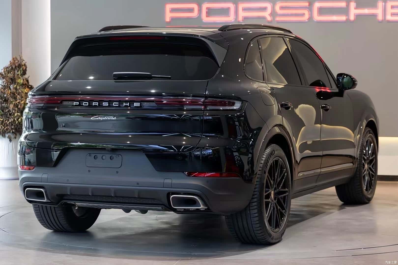 Porsche Cayenne, 2025 3