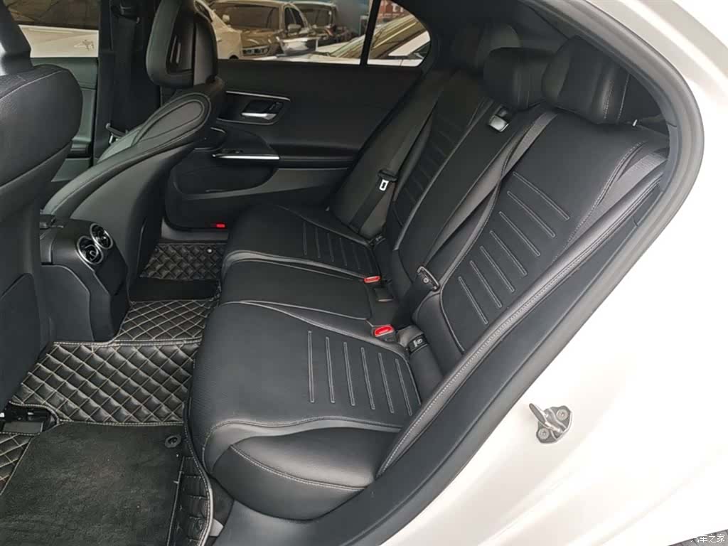 Mercedes-Benz C-Class, 2022 17