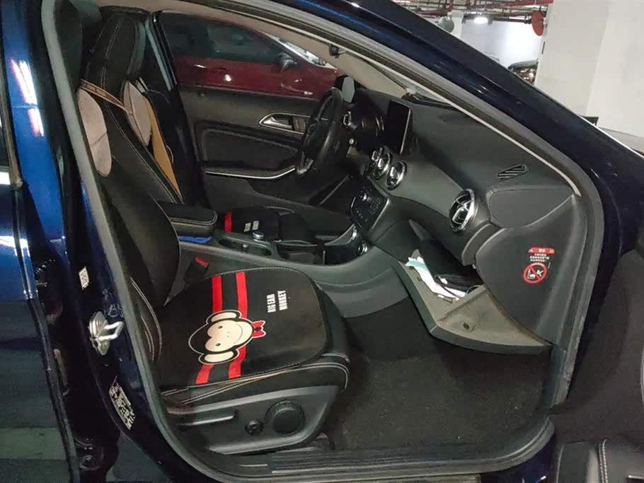 Mercedes-Benz GLA Mercedes-Benz GLA