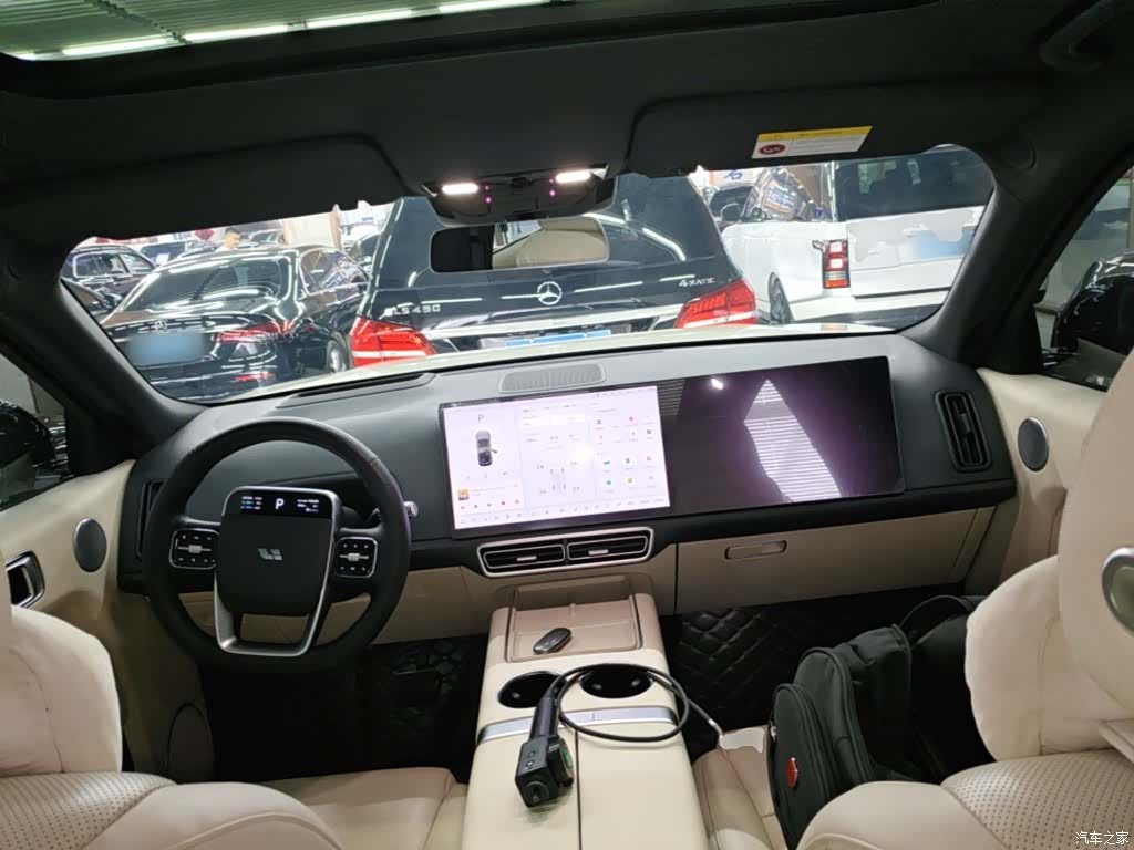 Li Auto L8, 2023 10
