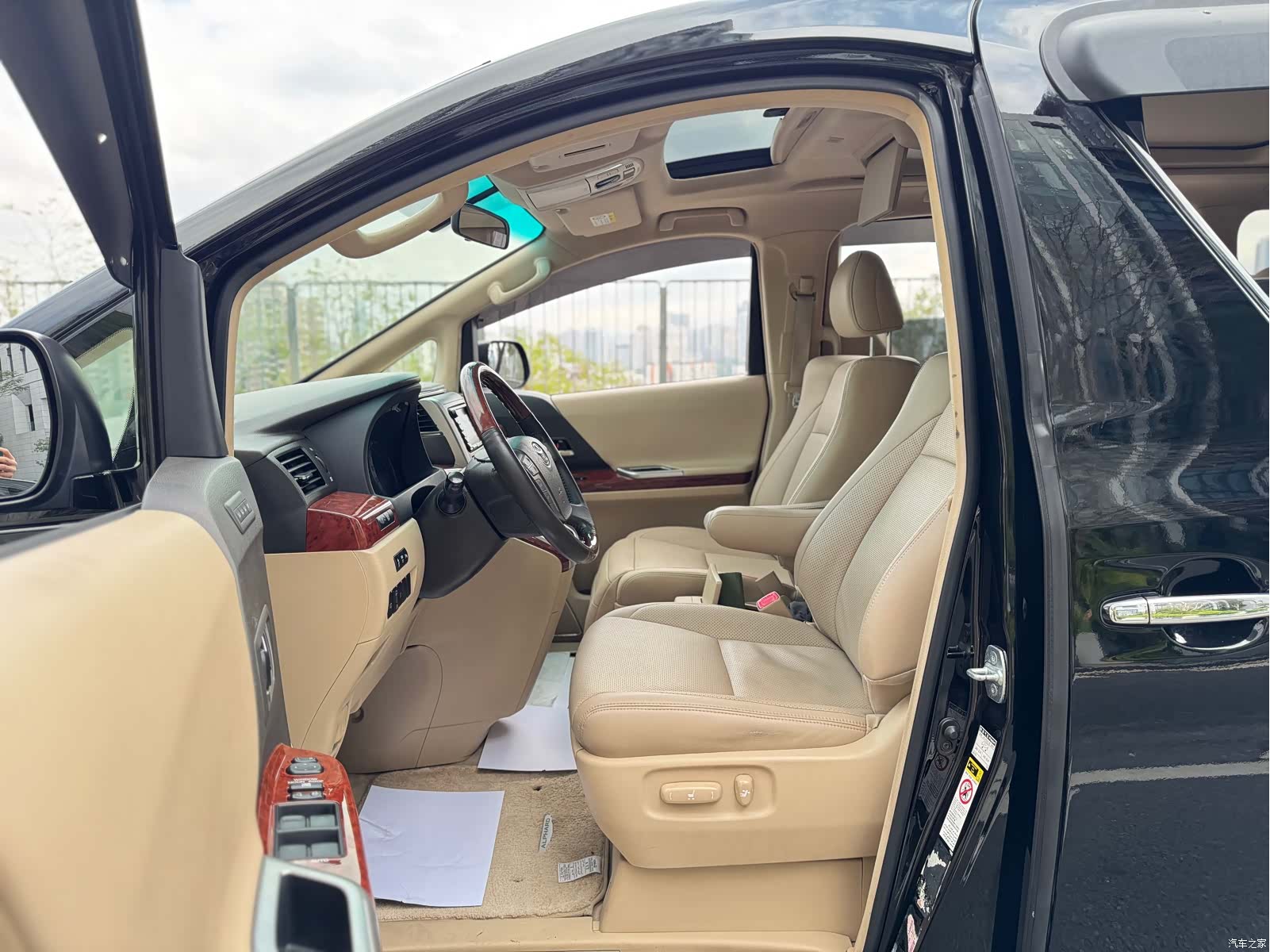 Toyota Alphard, 2011 9