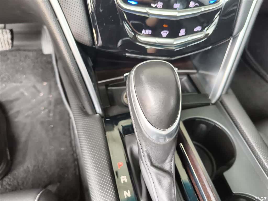 Cadillac XTS, 2018 14