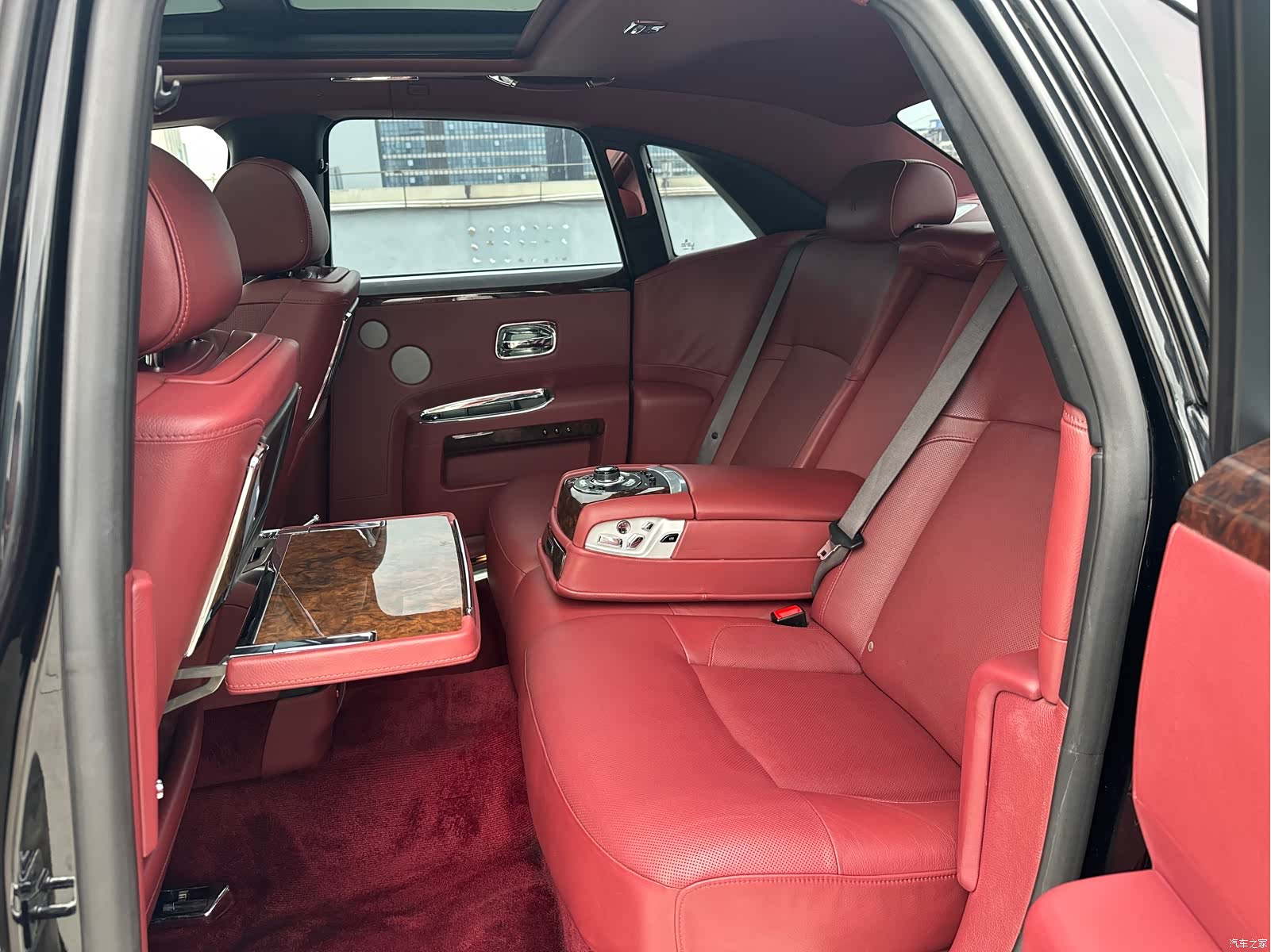 Rolls-Royce Ghost, 2011 7