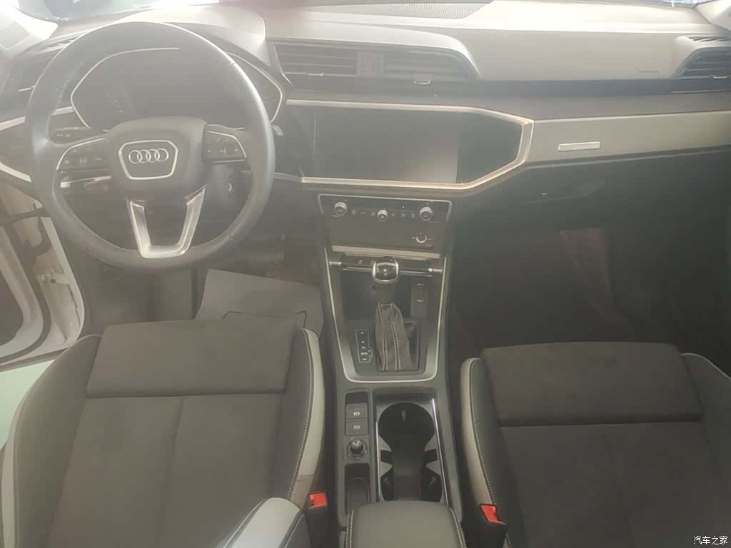 Audi Q3, 2022 10
