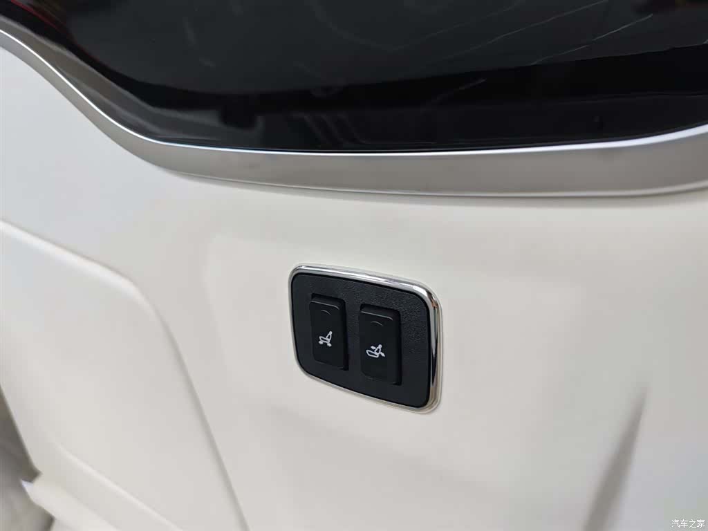 Mercedes-Benz V-Class, 2023 27
