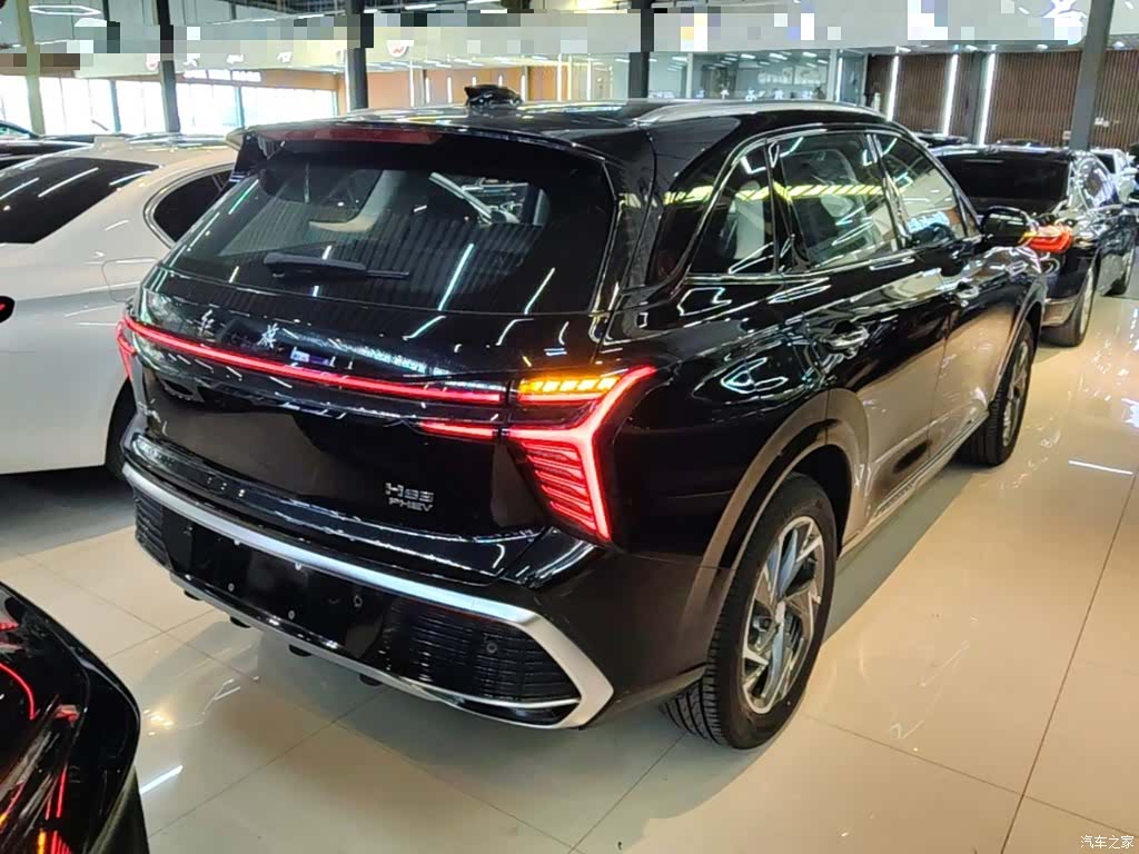 Hongqi HS3, 2026 7