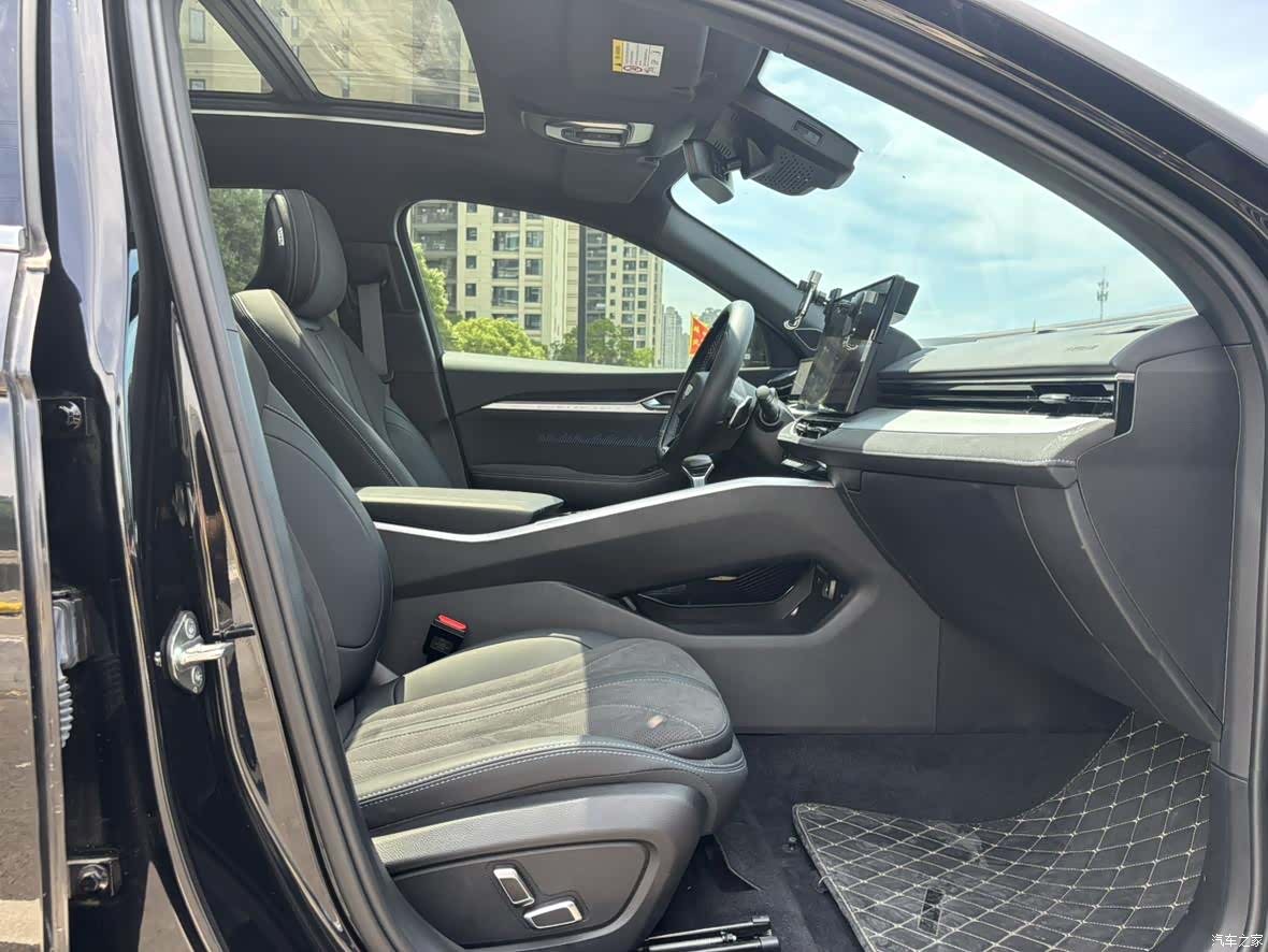 Geely Preface, 2025 9