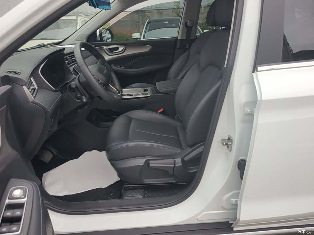 Roewe RX5, 2025 15