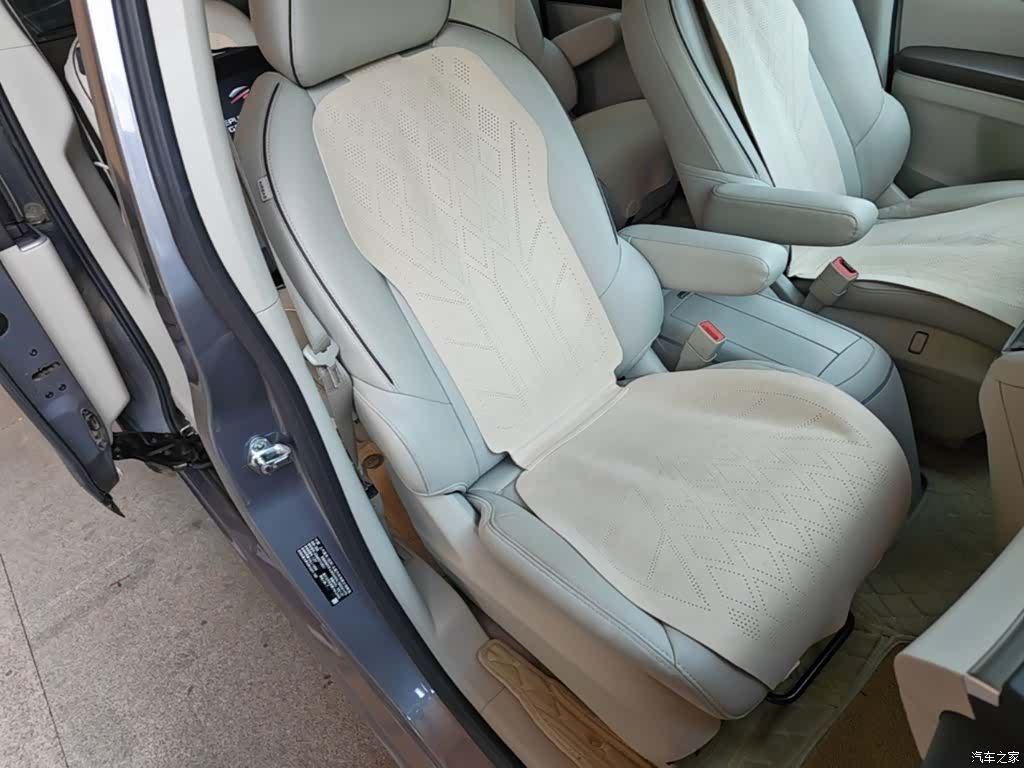 Buick GL8, 2021 25