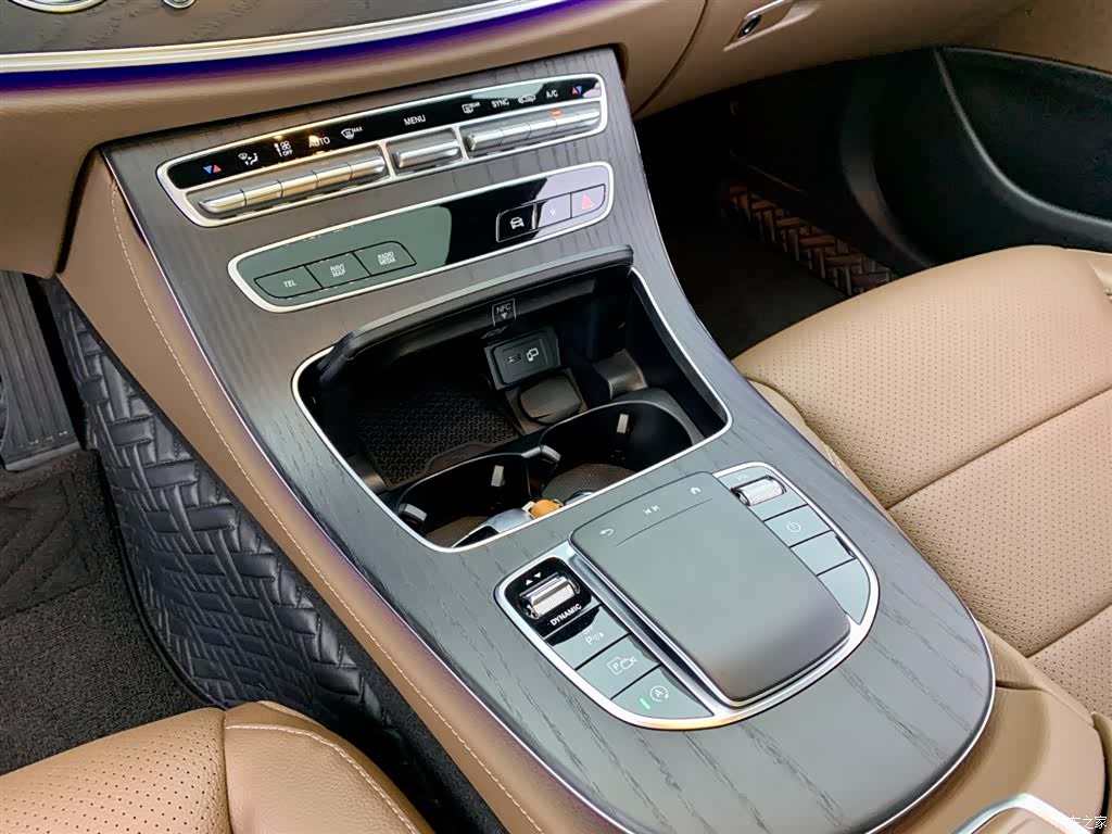 Mercedes-Benz E-Class, 2023 21