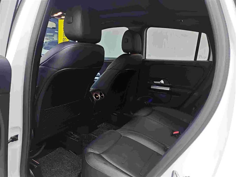 Mercedes-Benz GLA Mercedes-Benz GLA