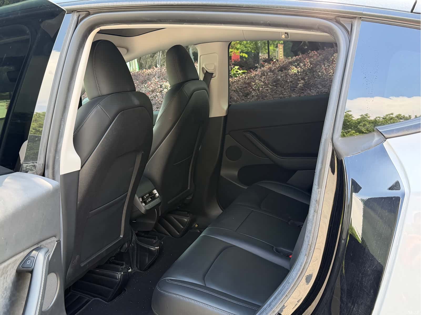 Tesla Model Y, 2022 12