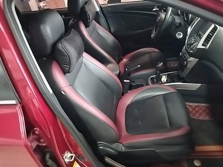 Changan Eado XT 2015 1.6L МКПП jun ku xing guo V