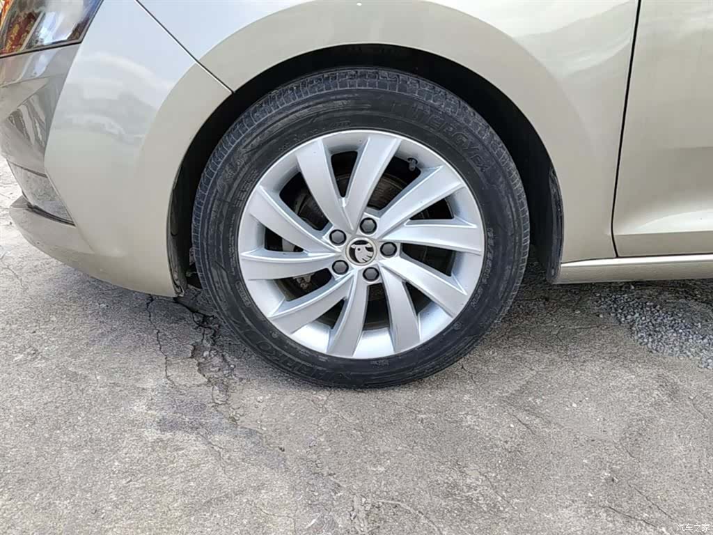 Skoda Rapid, 2017 23