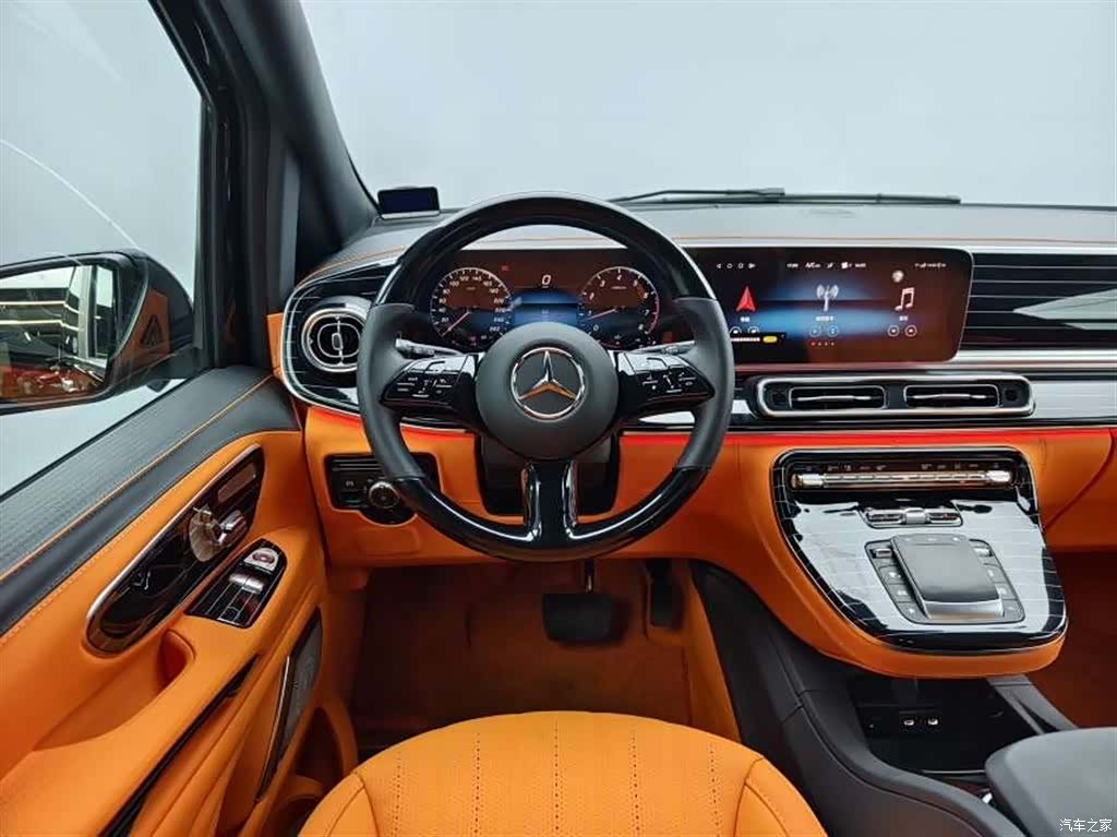 Mercedes-Benz 7, 2023 6