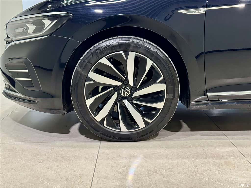 Volkswagen Passat, 2025 11