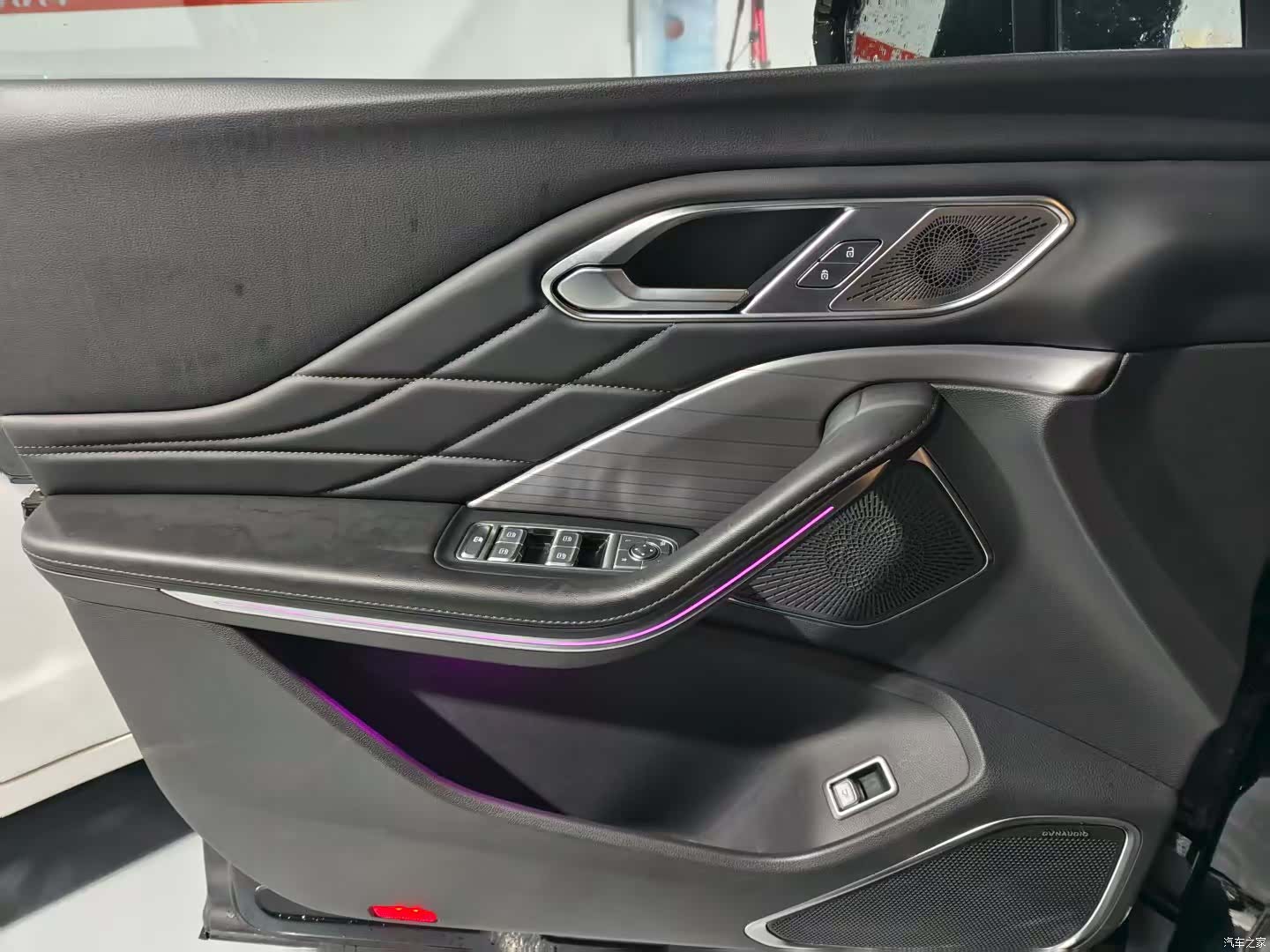 Hongqi HS7, 2024 13