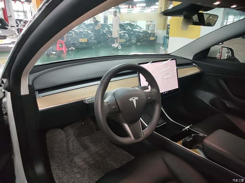 Tesla Model 3, 2020 10
