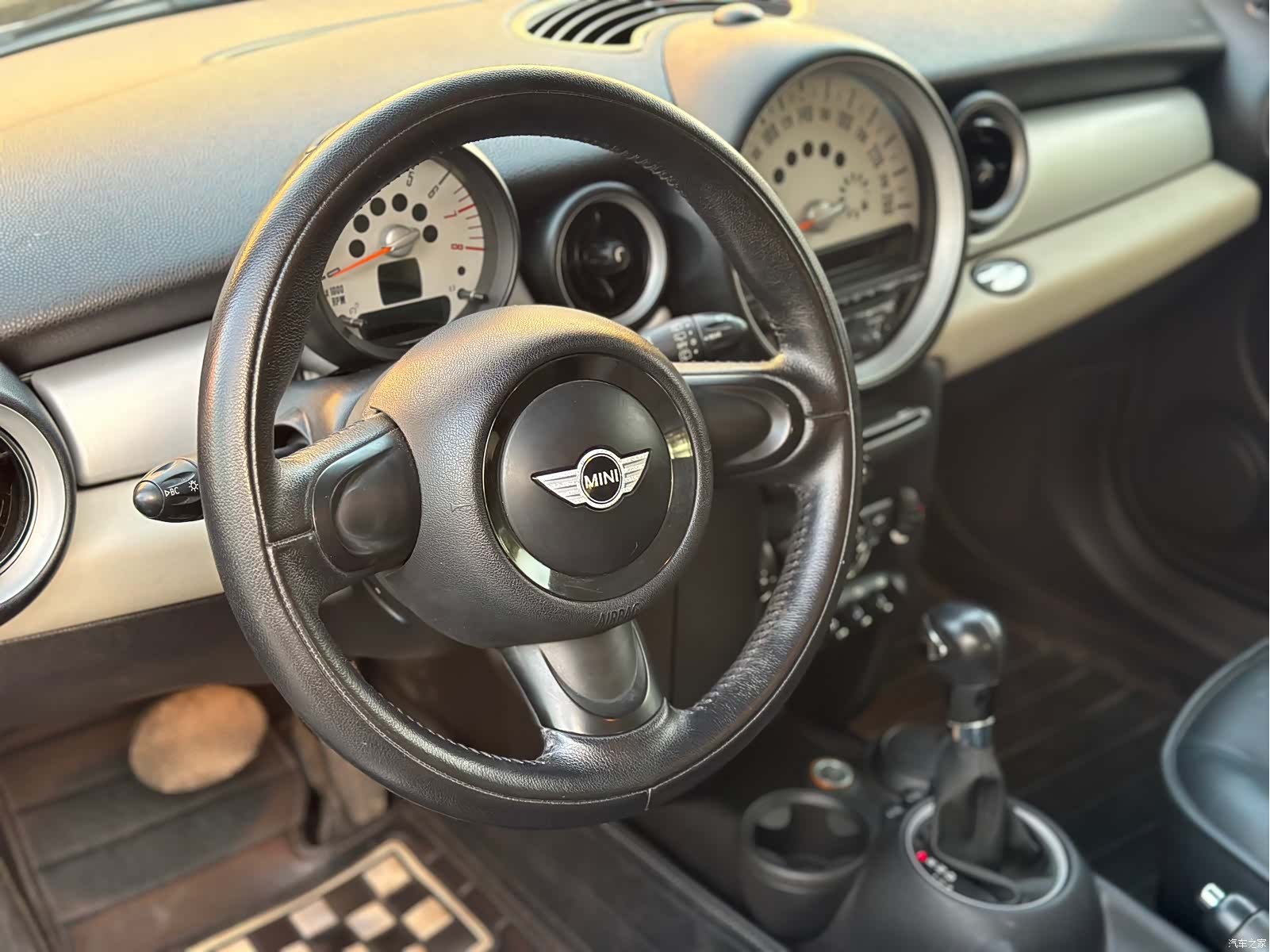 Mini ONE, 2012 7