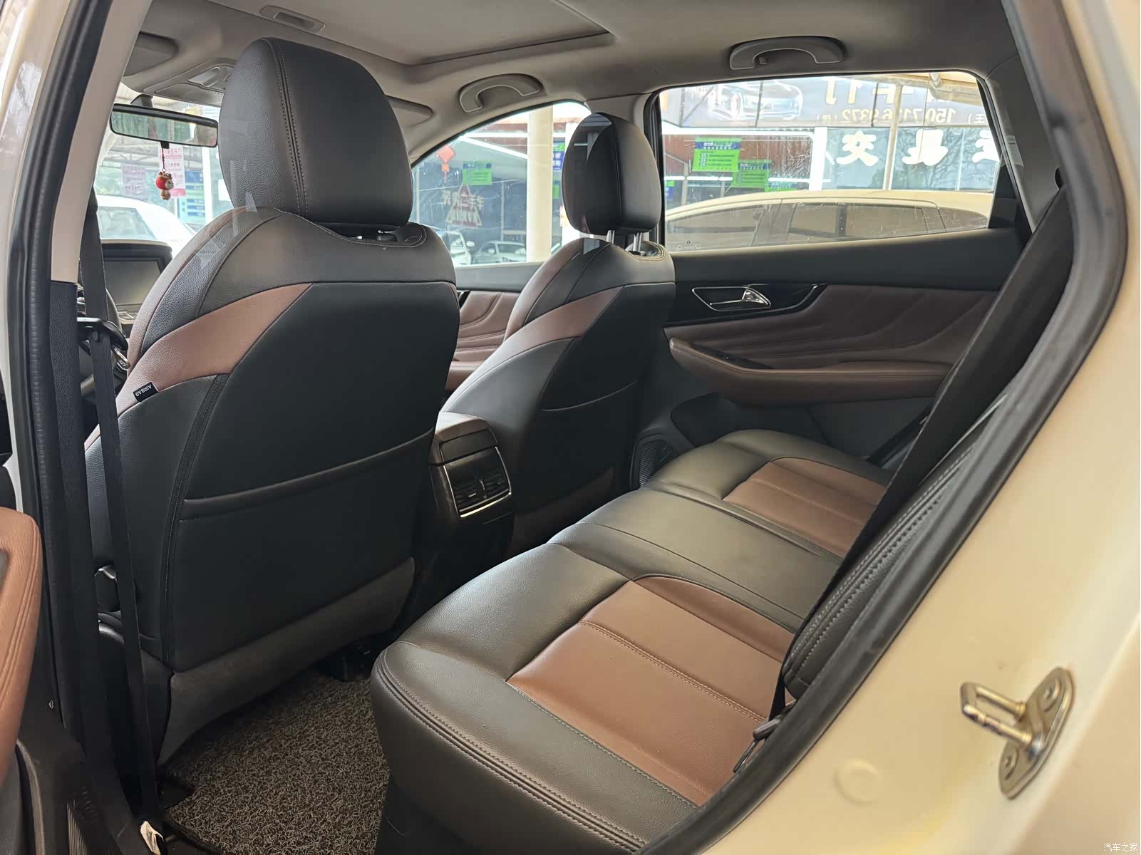 DongFeng AX7, 2018 8