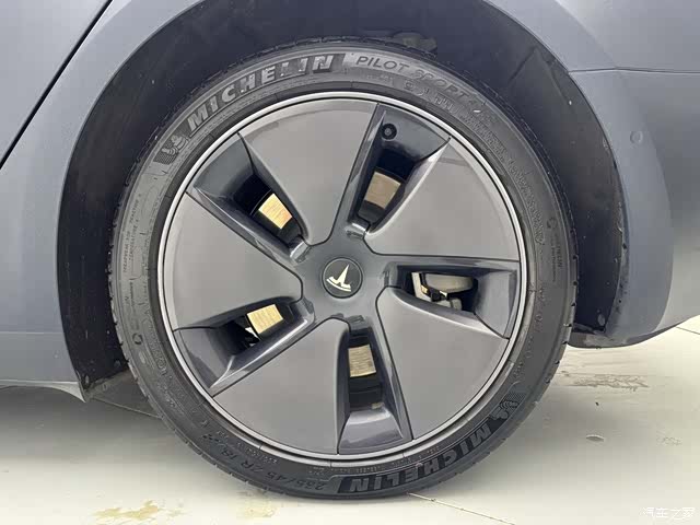 Tesla Model 3, 2023 15