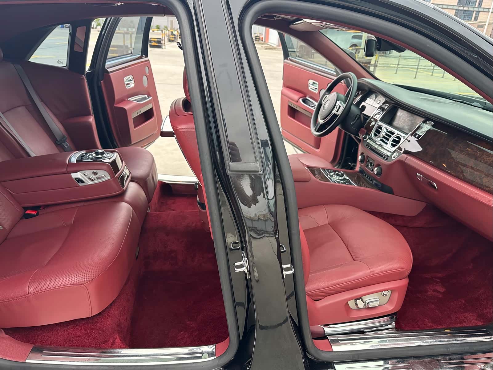 Rolls-Royce Ghost, 2011 11