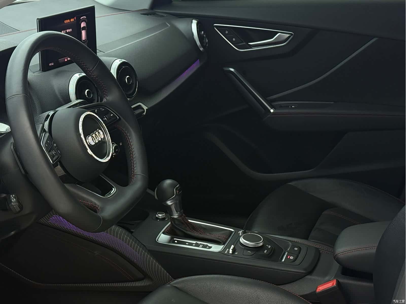 Audi Q2L, 2022 11