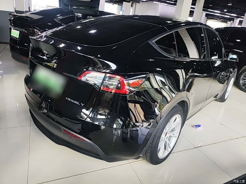 Tesla Model Y, 2023 7