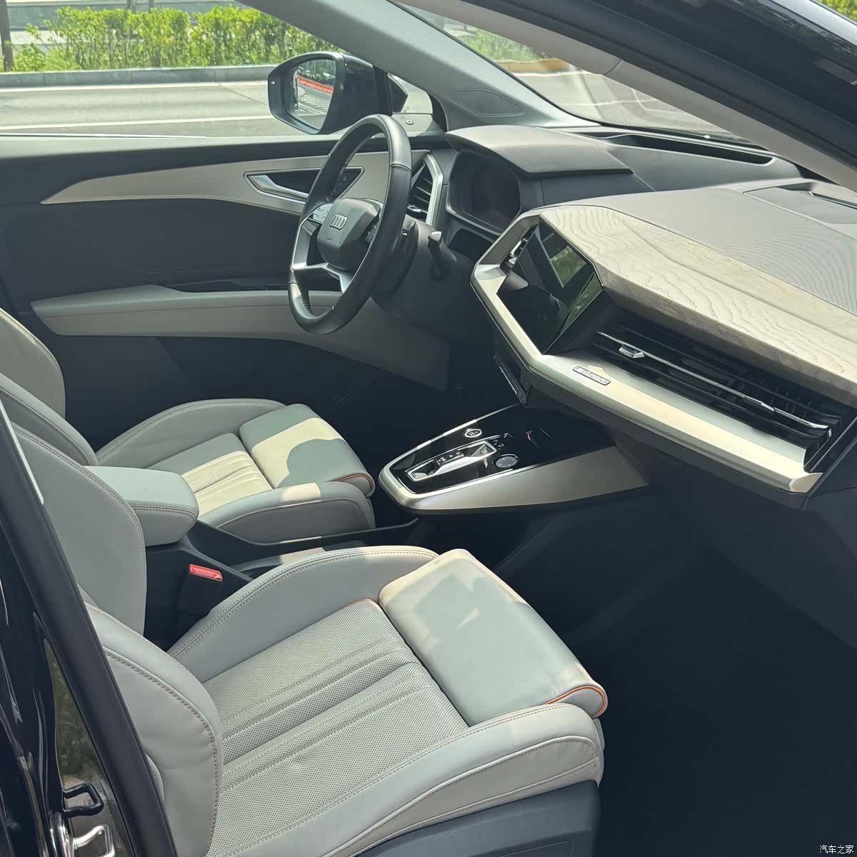 Audi Q5 e-tron, 2022 10