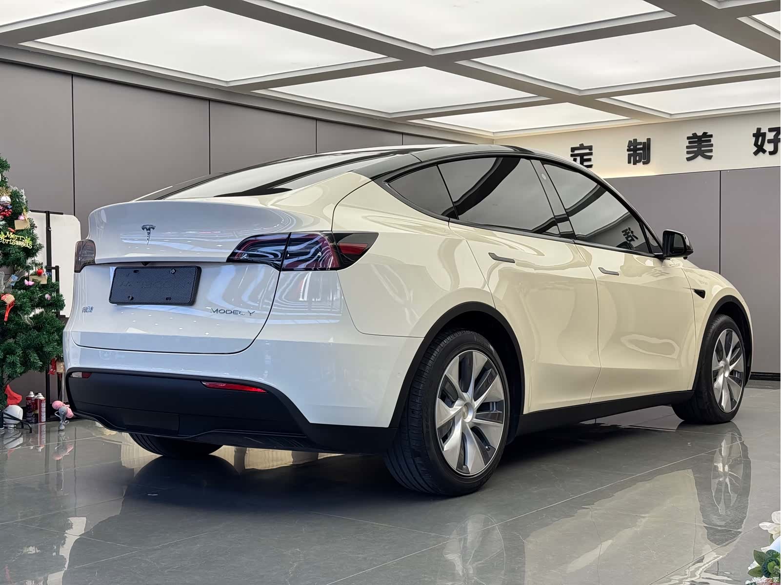 Tesla Model Y, 2023 12