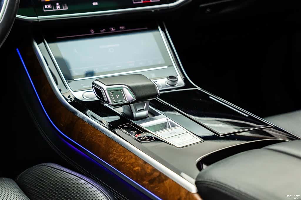 Audi A8L, 2020 12