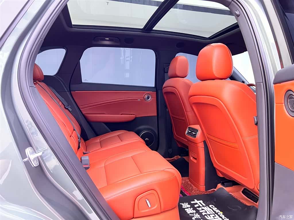 Hongqi HS6, 2026 20