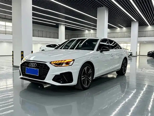 Audi A4L 2022 — купить из Китая под заказ