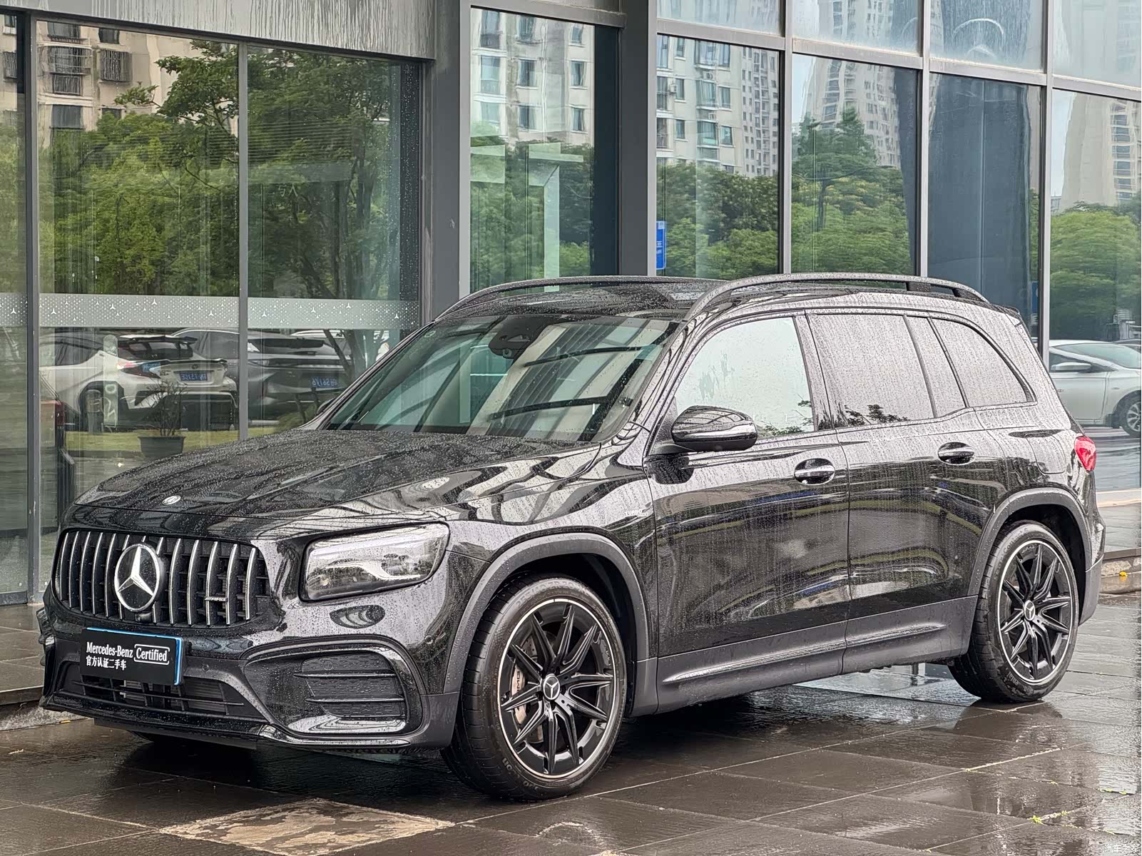 Mercedes-Benz GLB, 2025 1