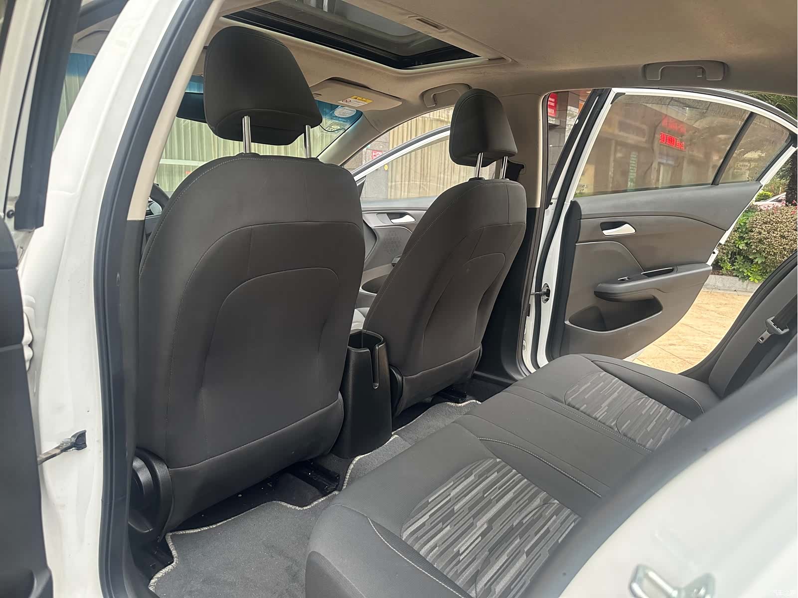 Chevrolet 320, 2019 все фото