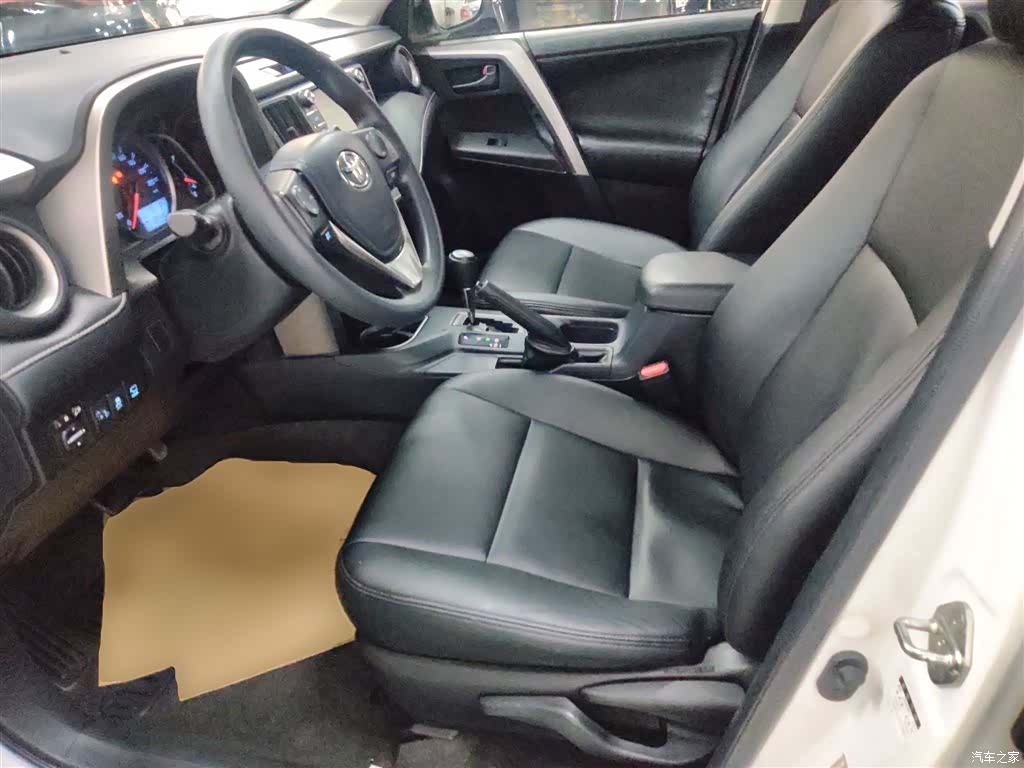 Toyota RAV4, 2017 15