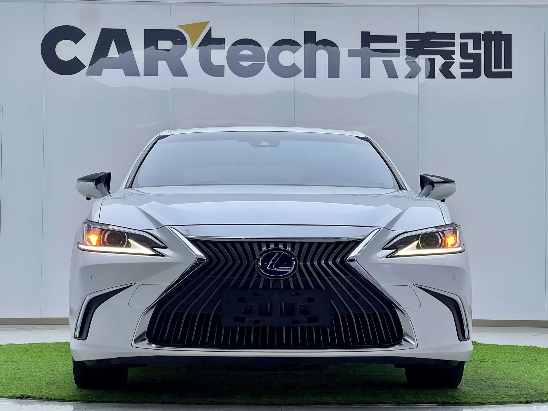 Lexus ES, 2018 7