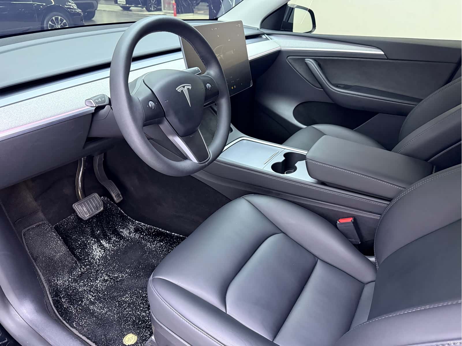 Tesla Model Y, 2024 12