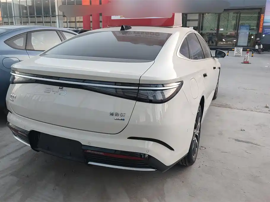 BYD Seal 07 DM-i