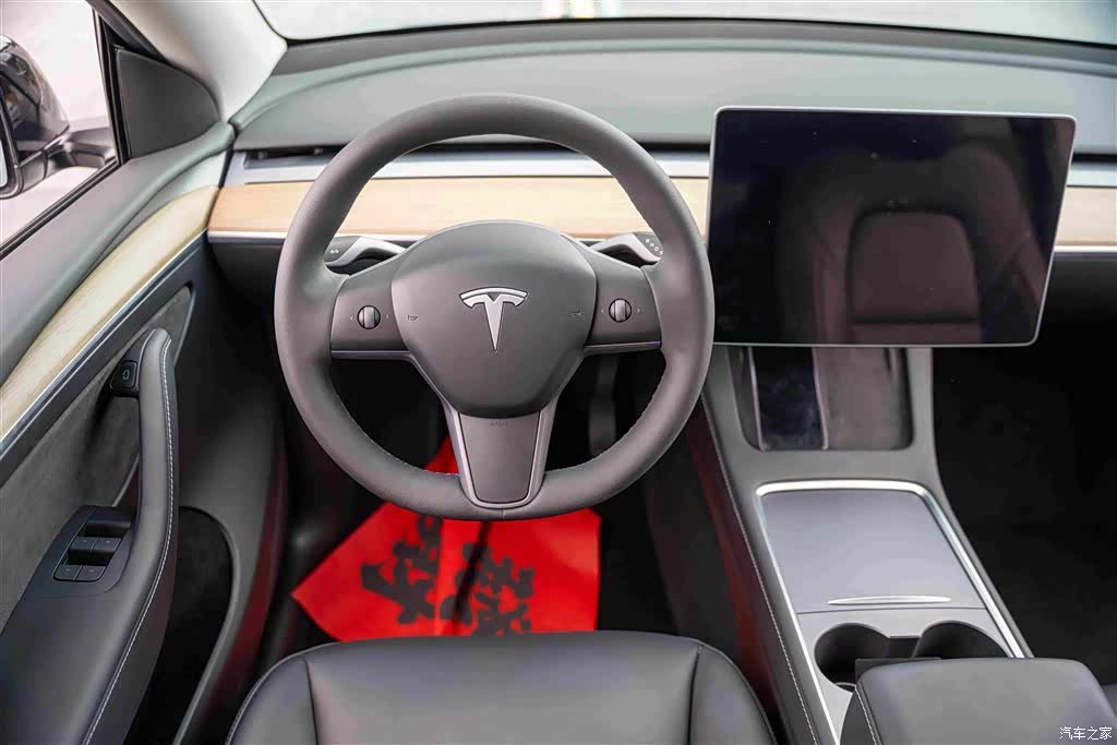 Tesla Model Y, 2022 19