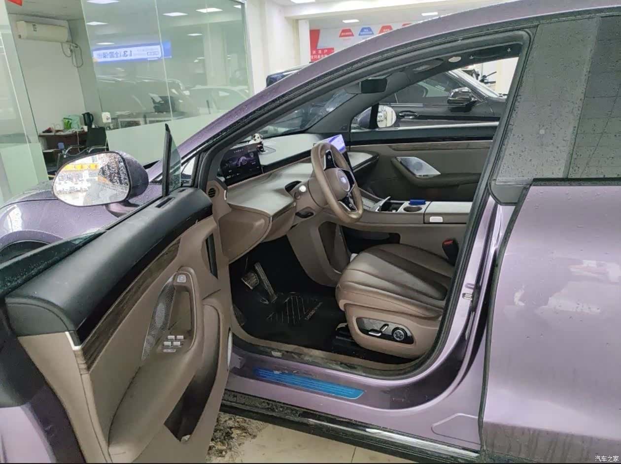 Luxeed R7, 2026 12