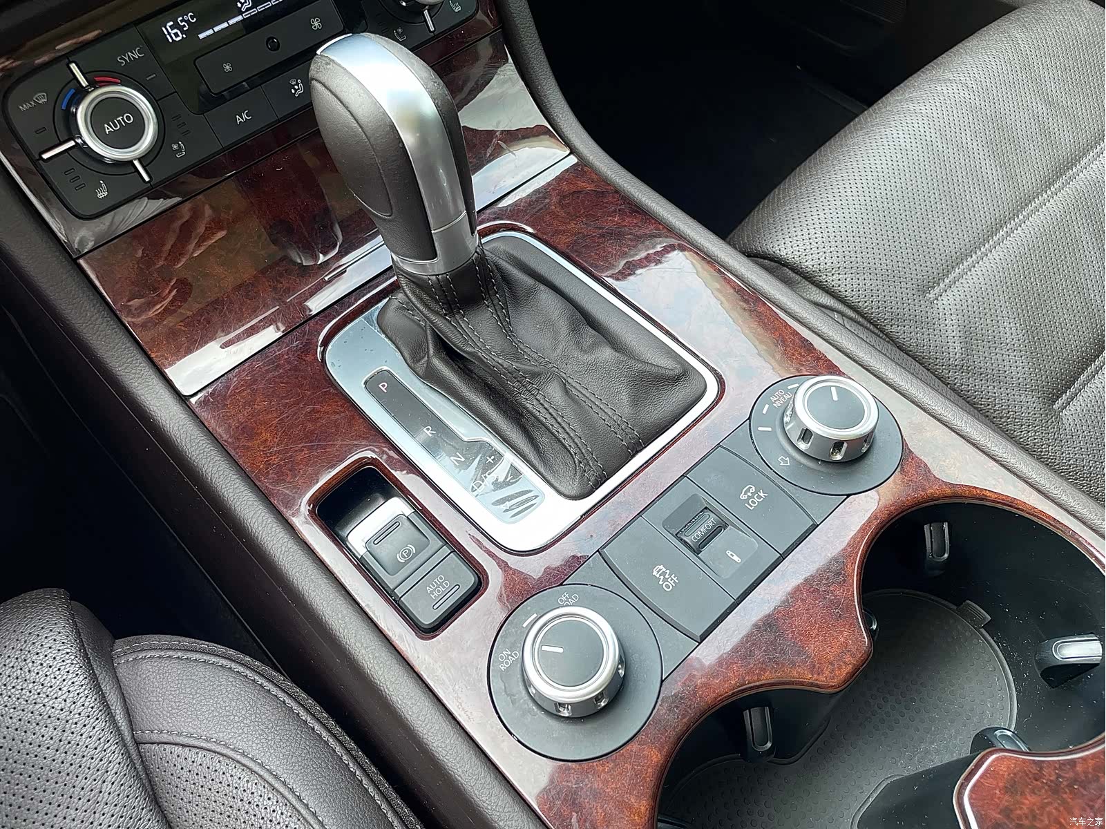 Volkswagen Touareg, 2015 9